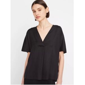 New Vince Short Sleeve V-Neck Top in black Size S